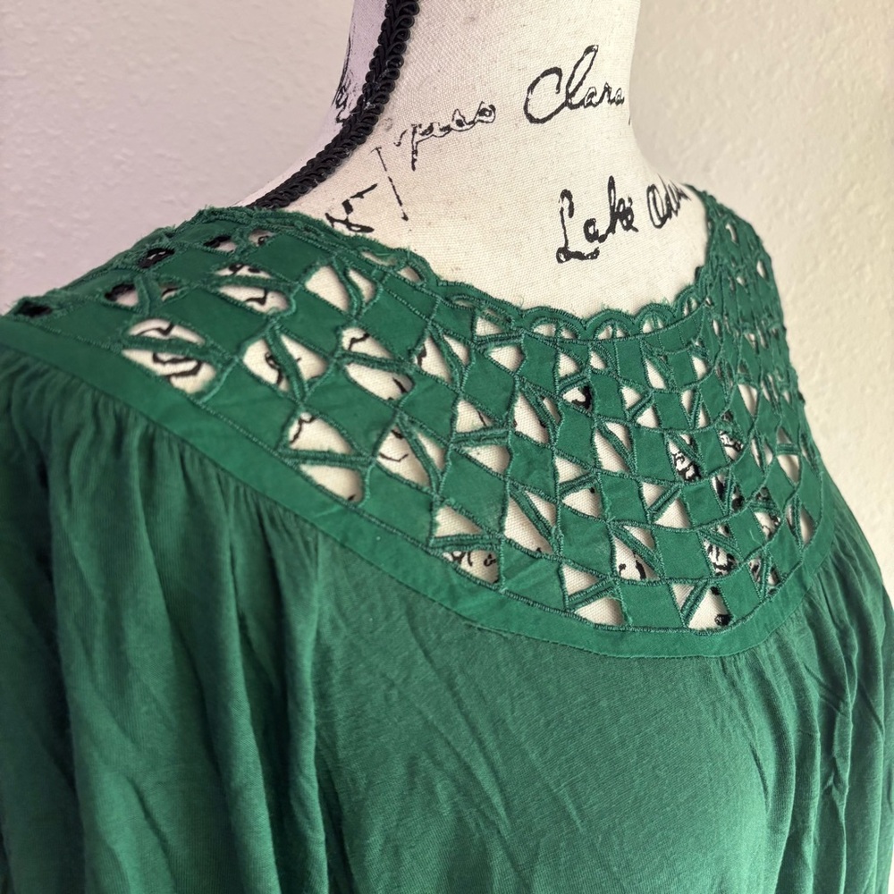 Bohemian Green Cutout Blouse size L Like New - Picture 5 of 9